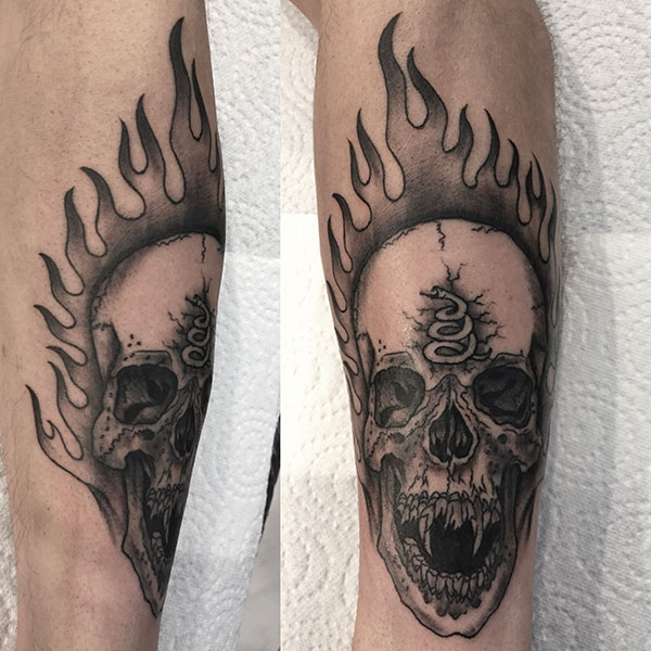 Metallica Tattoo mit Skull und Snake