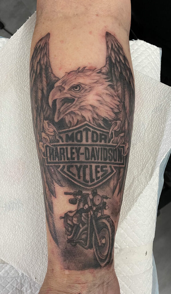 Tattoo Harley-Davidson mit Adler und Motorrad