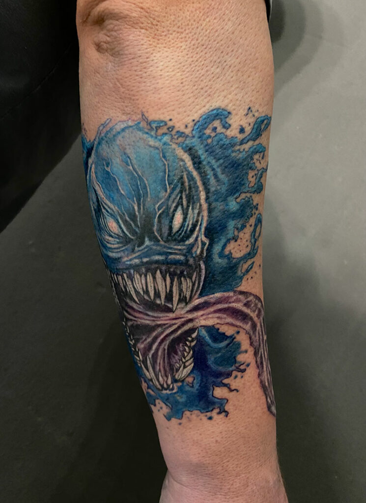 Venom Tattoo bunt